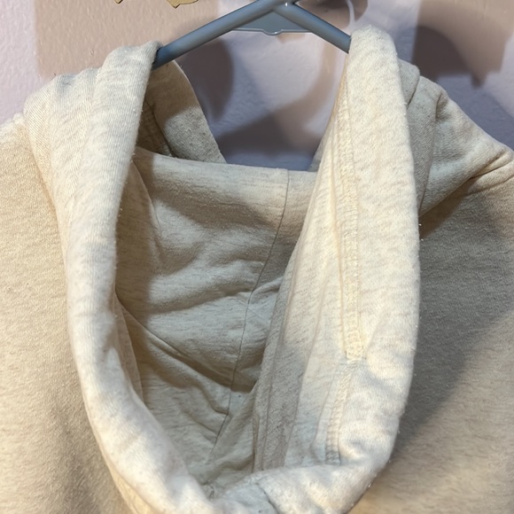 H&M sweater - Picture 7 of 9